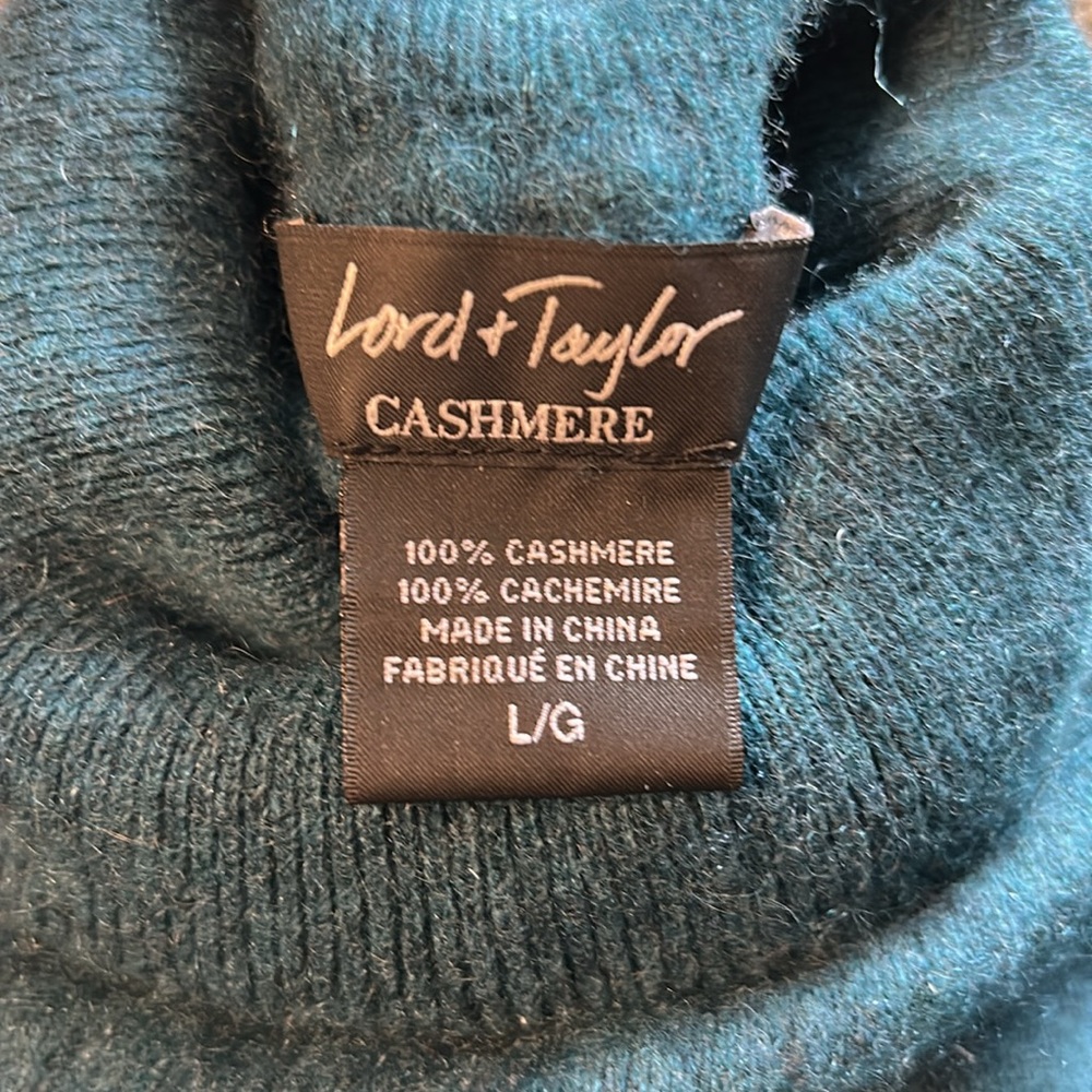 Lord & Taylor 100% cashmere turtleneck sweater, woman’s L fit M - Picture 3 of 4